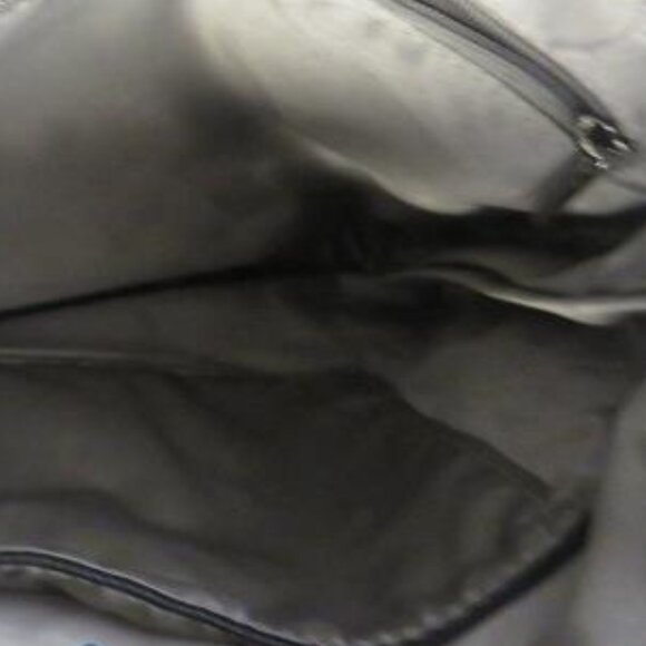 Gussaci Italy Black Pebbled Leather Crossbody – Logo Strap, Zip Pockets - Picture 8 of 9